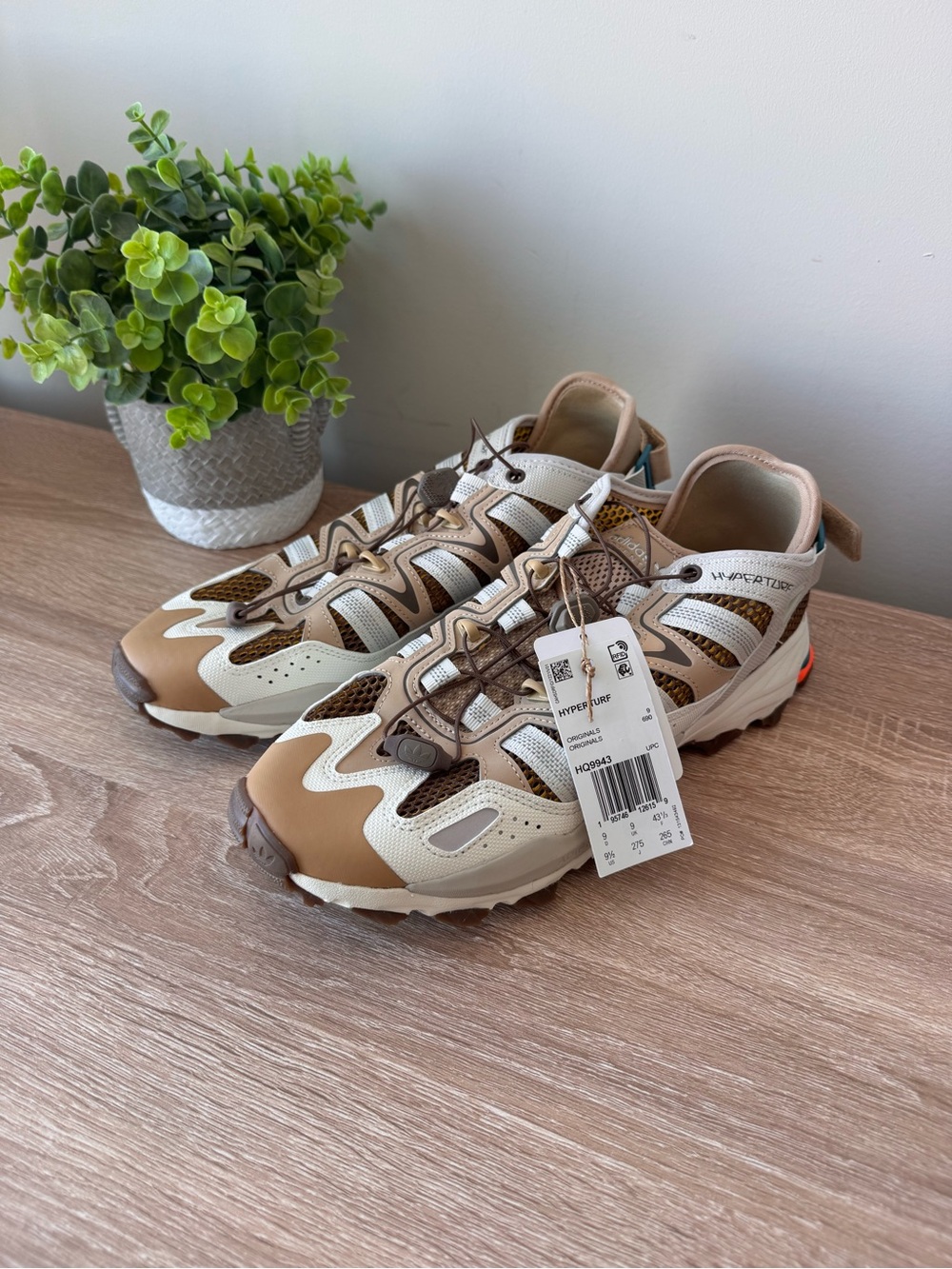 adidas Originals Hyperturf Adventure Magic Beige Gum HQ9943 Men's US 9.5 NWT